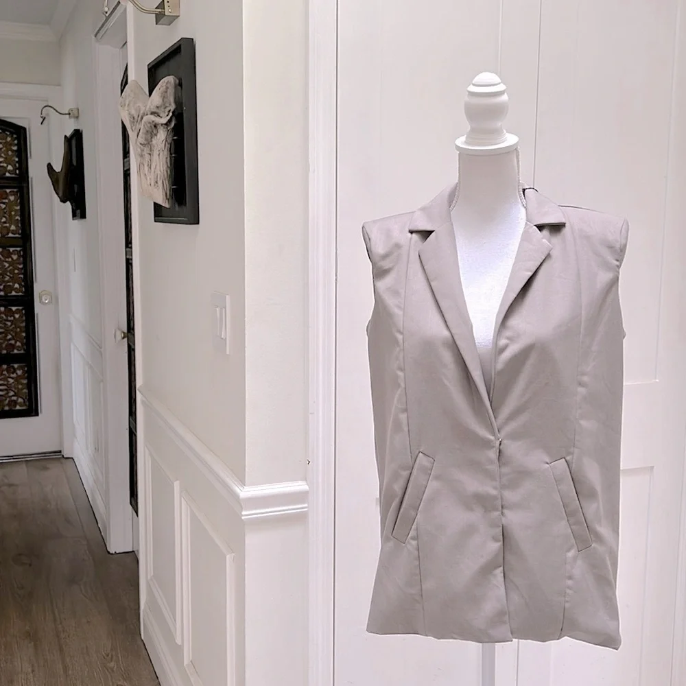 PrettyLittleThing womens taupe oversized sleeveless blazer vest 0 NWT suiting - Picture 2 of 8